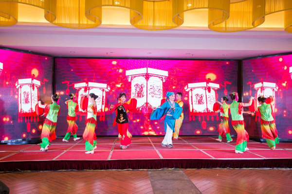 專業(yè)表演.jpg 專業(yè)表演.jpg